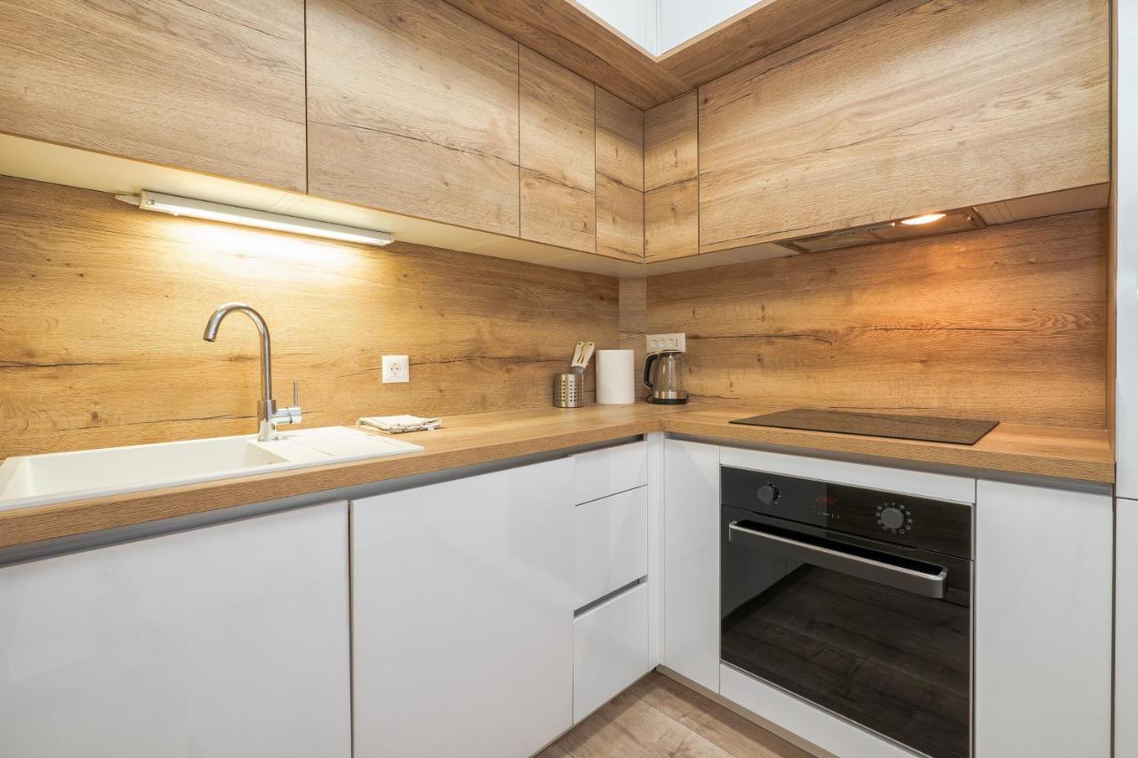 3-Bedroom Sea View Apartment - Balcony, Elevator - Spinut, Split スプリト エクステリア 写真