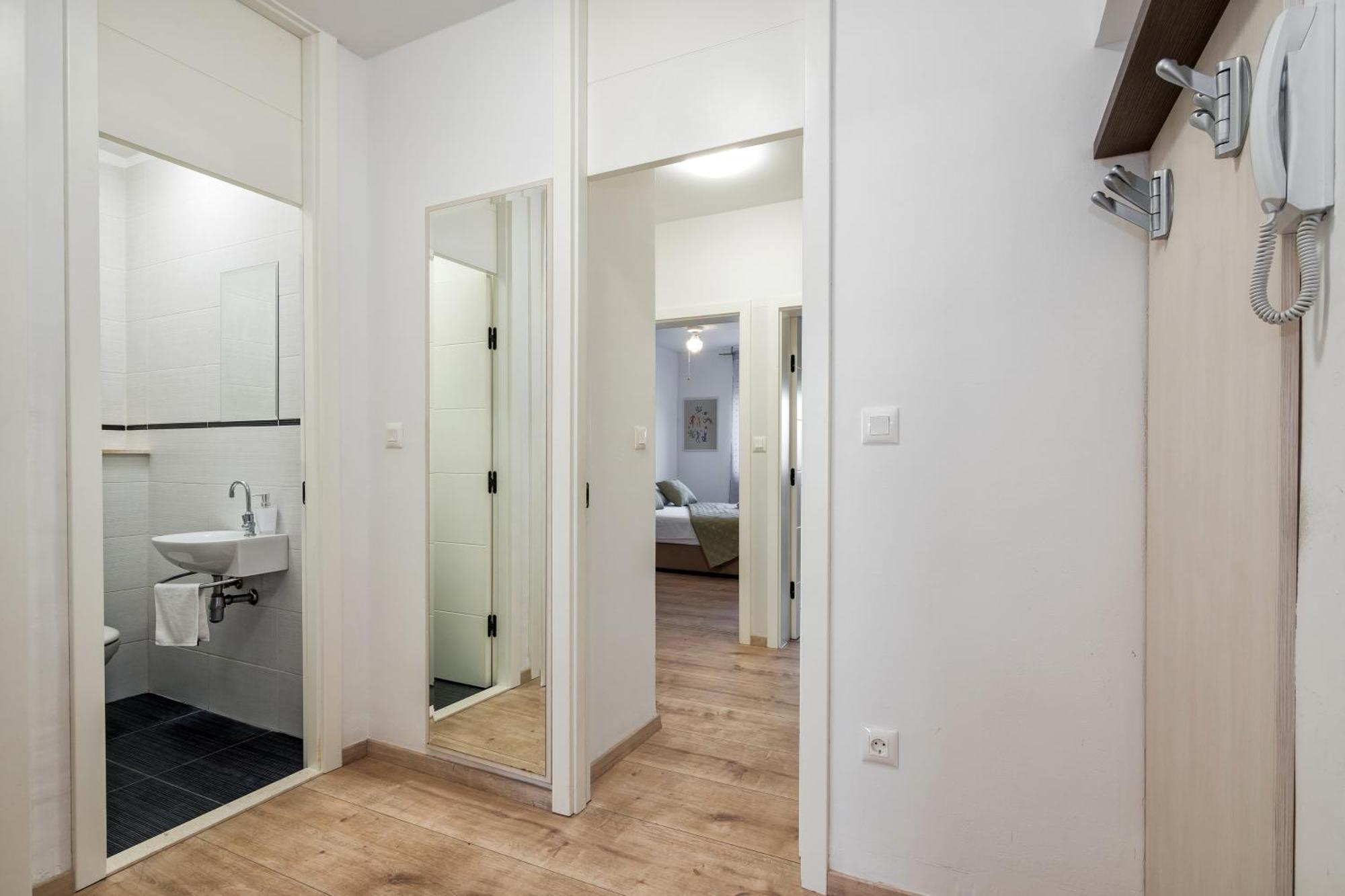 3-Bedroom Sea View Apartment - Balcony, Elevator - Spinut, Split スプリト エクステリア 写真